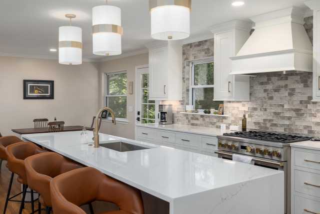 Dynamic Content Image